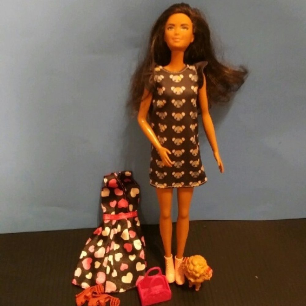 Brunette Barbie with poodle, purse/dog carrier and extra outfit/shoes